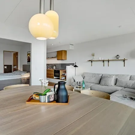 Apartament Front In