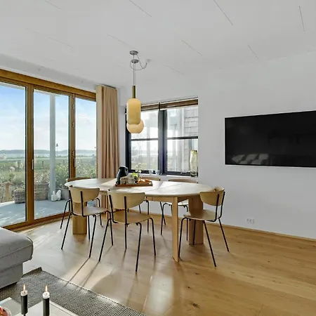 Front In Apartament